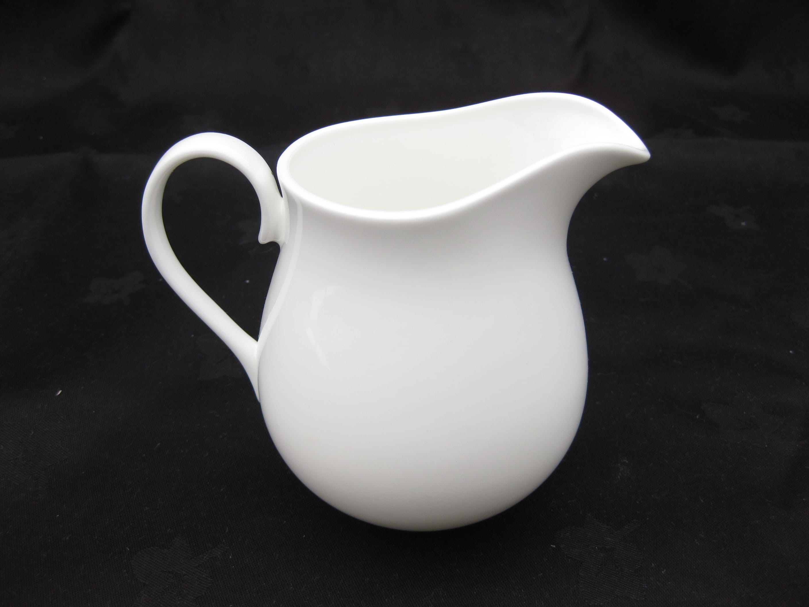 FINEBONE MILK JUG