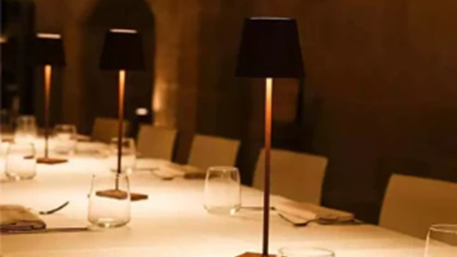 CORDLESS TABLE LAMP