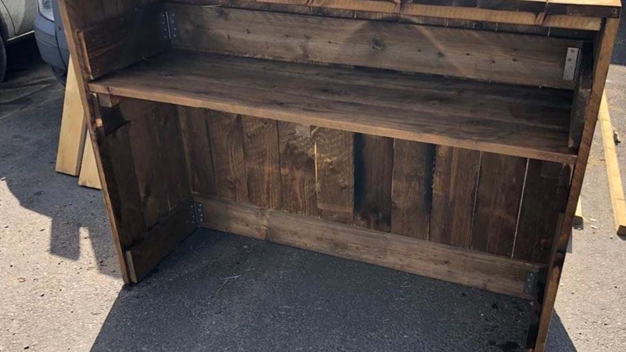 RUSTIC BAR