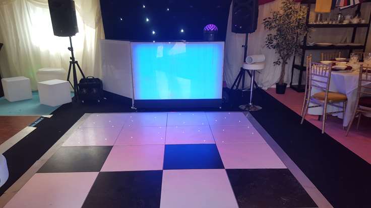 LED And Black & White Dancefloor / LED Bar