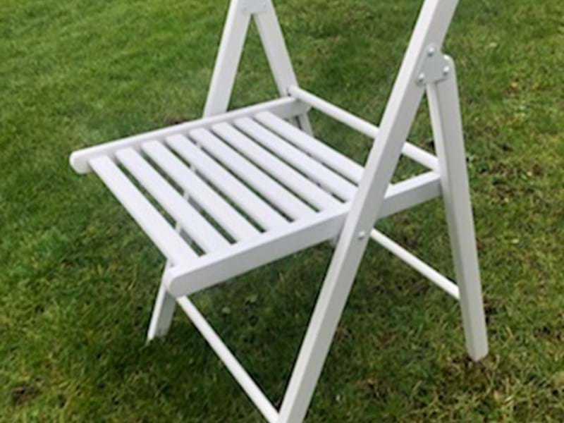 WOODEN WHITE FOLD FLAT CHAIR