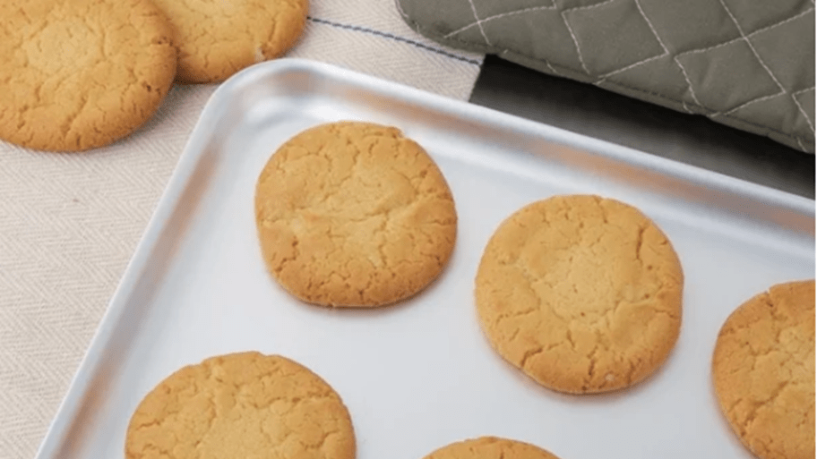 BAKING SHEET